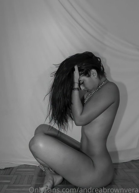 ワークアウト オンリーファンズ ヌード 写真