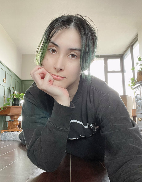 Sinastri セックス女優 画像