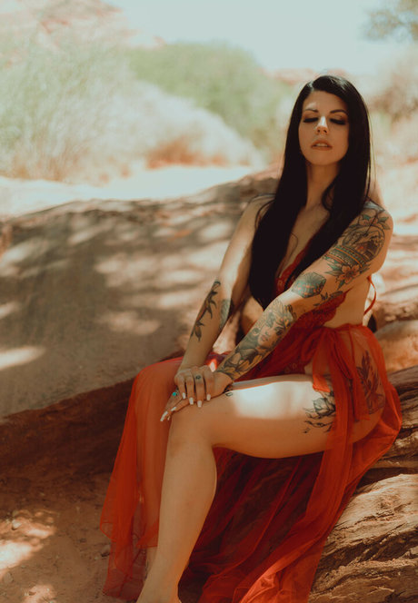 Thatsoraven95 裸の女優 写真