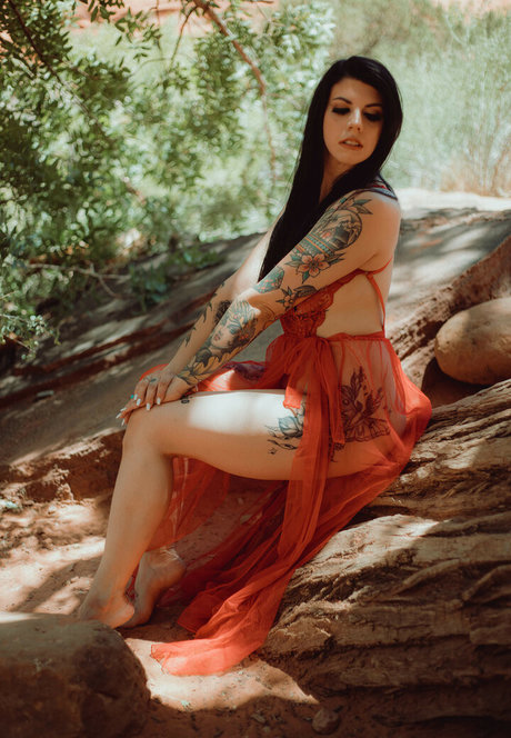 Thatsoraven95 ポルノスター HD 写真