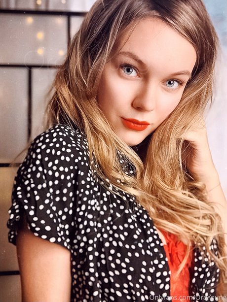 18歳以下の無料OnlyFans ヌード 写真