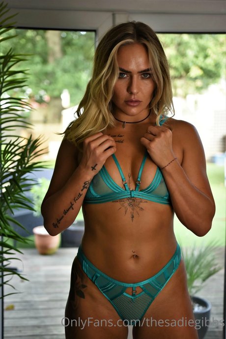 マイクロTバックOnlyFans ポルノ 写真