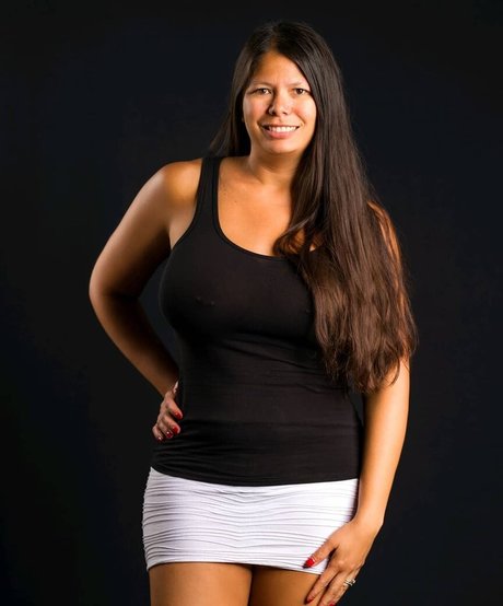 巨乳 パイズリ OnlyFans 無料アダルト 写真