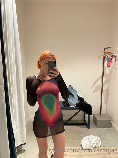 Monica Corgan セクシーモデル 写真