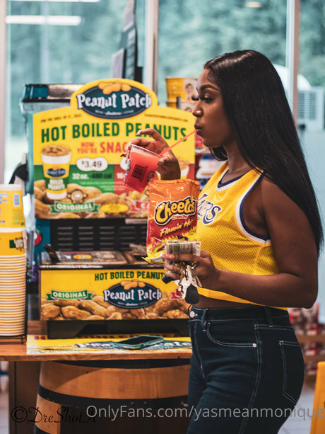 Yassssssss 独占スター 写真