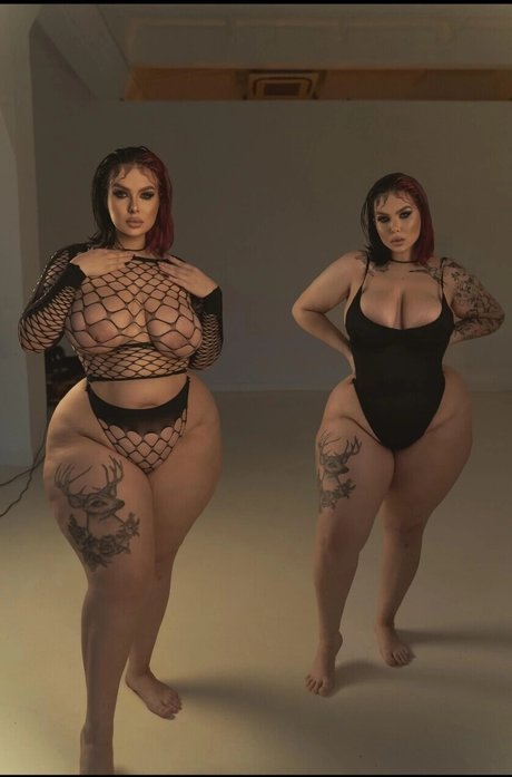 裸の熟女オンリーファンズ 無料xxx 画像