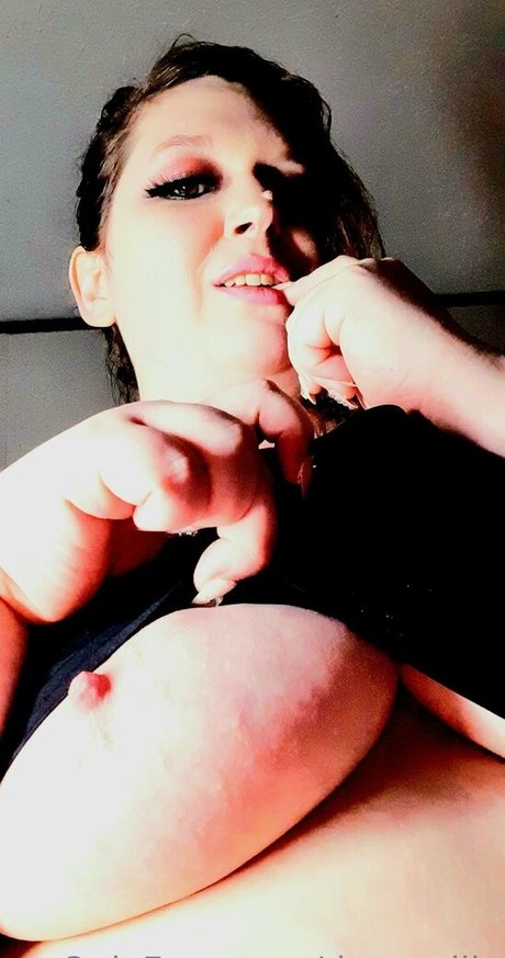 dream lily ポルノスター 写真