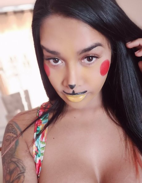 マイクロTバックOnlyFans 美しいヌード 画像