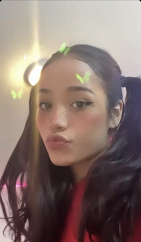 アンバー・オンリーファンズ セクシー 画像