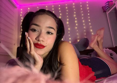 18歳以下の無料OnlyFans ホットヌード 写真