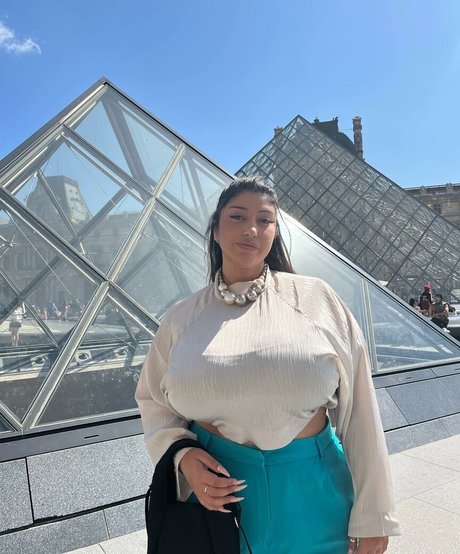 若い黒人女性オンリーファンズ ヌード 画像