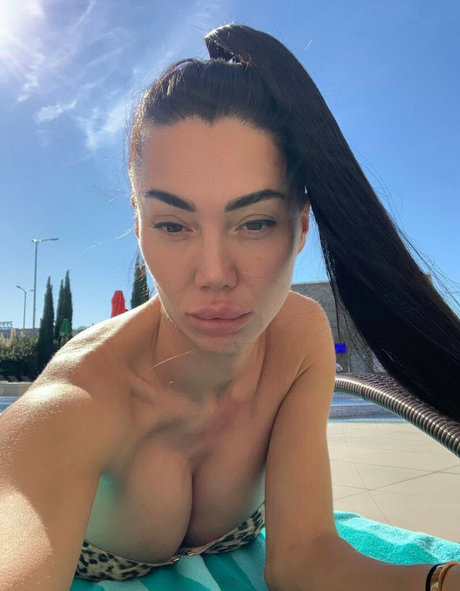 大きな黒い猫OnlyFans ポルノ 画像