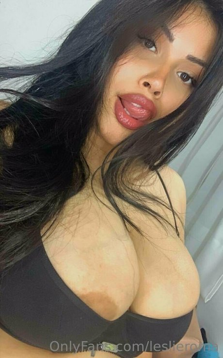 アジアンツインズOnlyFans 裸 ギャラリー