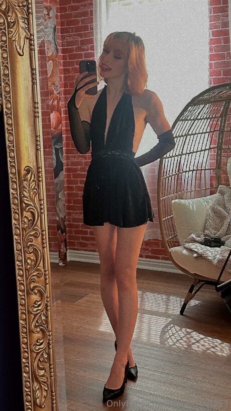 女装オンリーファン 無料セクシー 画像