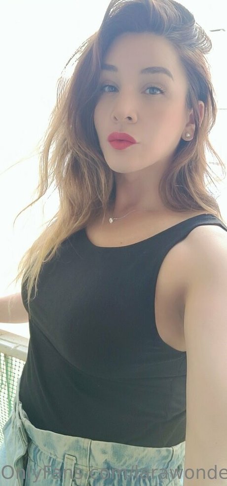 larawonder 高品質のポルノスター 写真