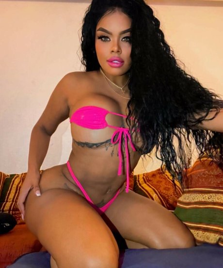 Rihanna Miller ホットスター 画像