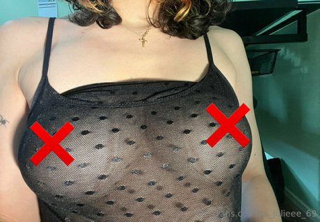 its julieee_ ヌードモデル 写真