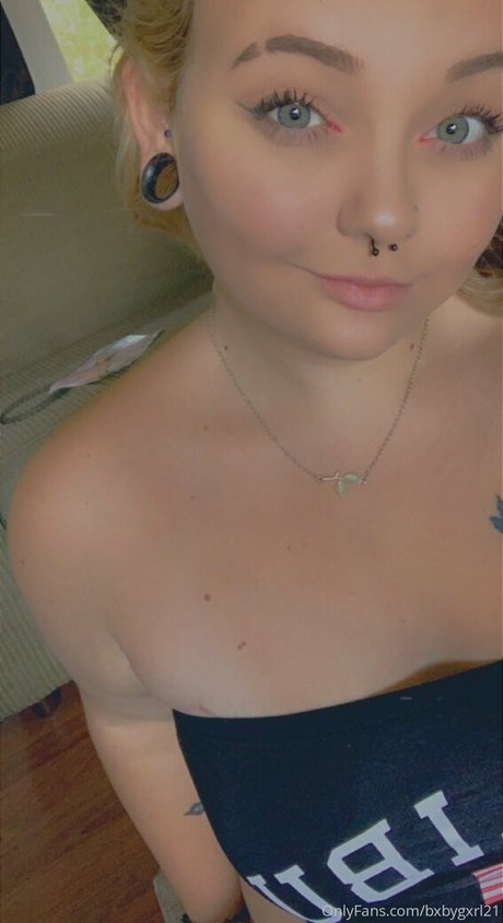 bxbygxrl21 セックススター 写真