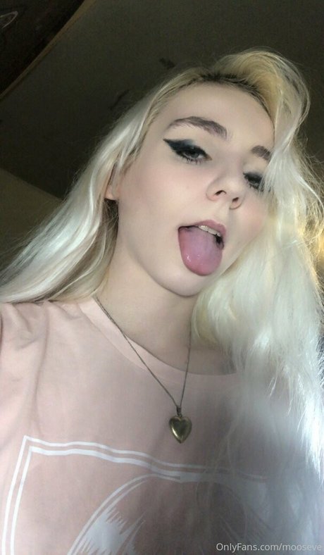 マイクロTバックOnlyFans 裸 写真