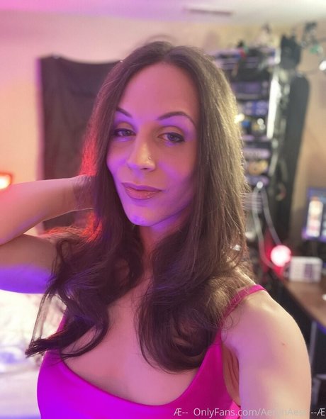 母乳オンリーファン ヌード 写真