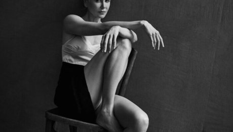 18歳のオンリーファンズ ホットヌード 写真