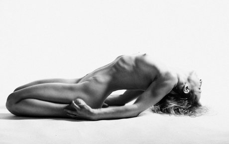 loracr0ss ポルノモデル 画像