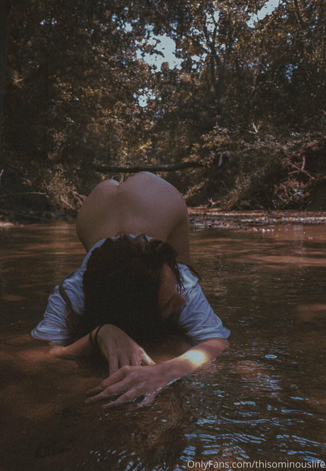 thisominouslife エロティックなスター 画像