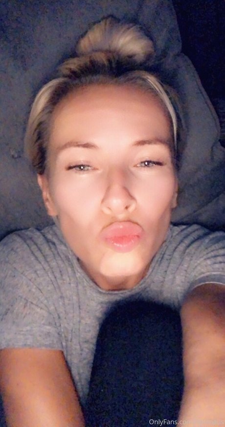 ティーンランジェリーOnlyFans 無料 画像