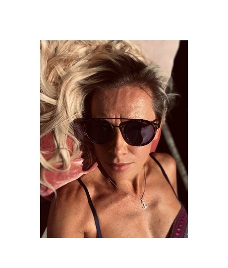 大きな黒い猫OnlyFans アダルト 写真