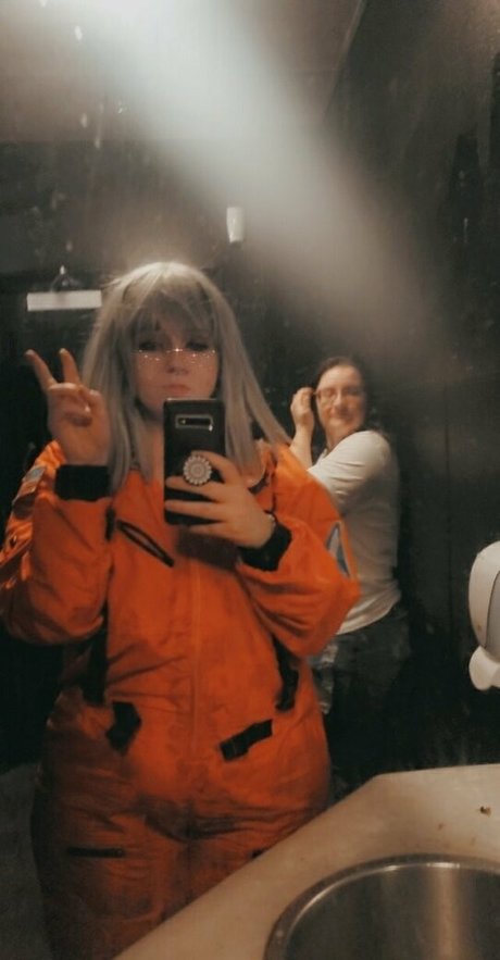 ワックスオンリーファン ホットポルノ 写真