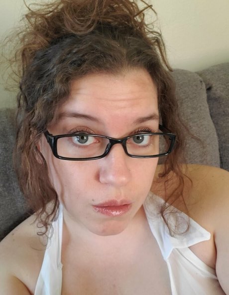 prettylittlecurls ポルノ女優 写真