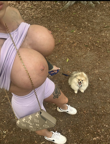 Barbie Esm ポルノスター 可愛い 写真