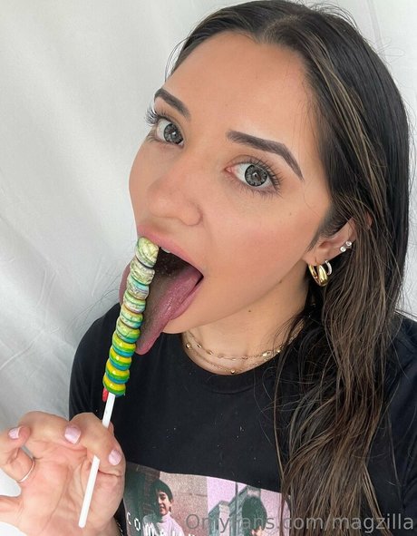 Magzilla Magzillac xxxモデル 写真