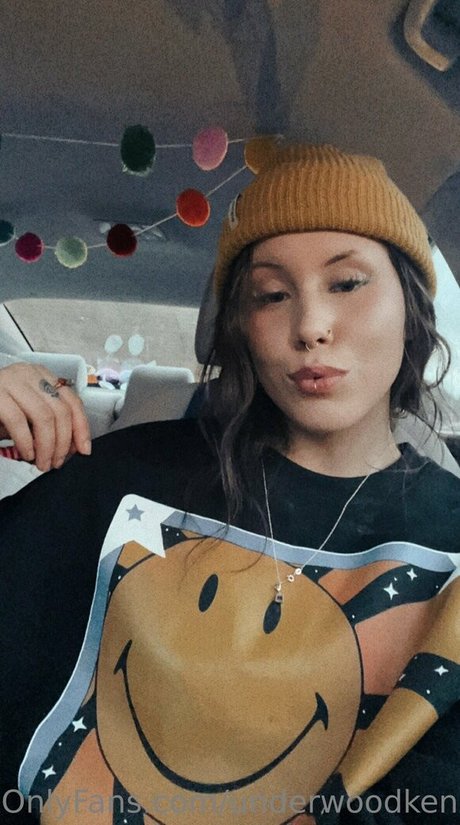 underwoodkenz スター ヌード 写真