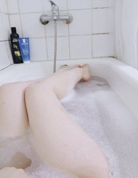 アジア人 ノーPPV オンリーファンズ エロチック 写真