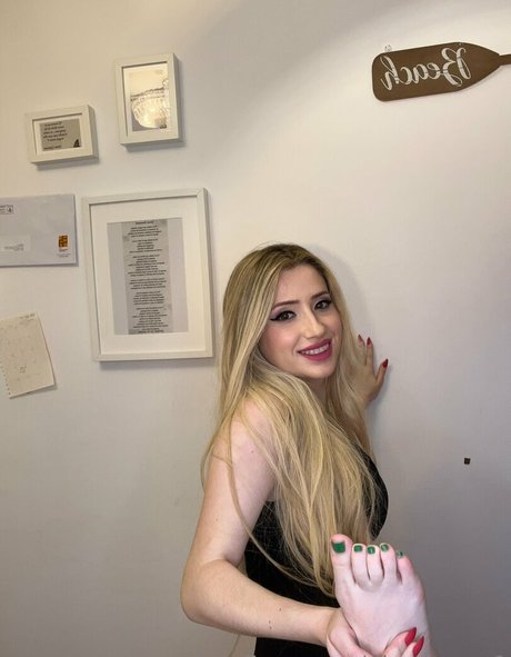 曲線美のブロンド熟女OnlyFans ホットxxx 画像