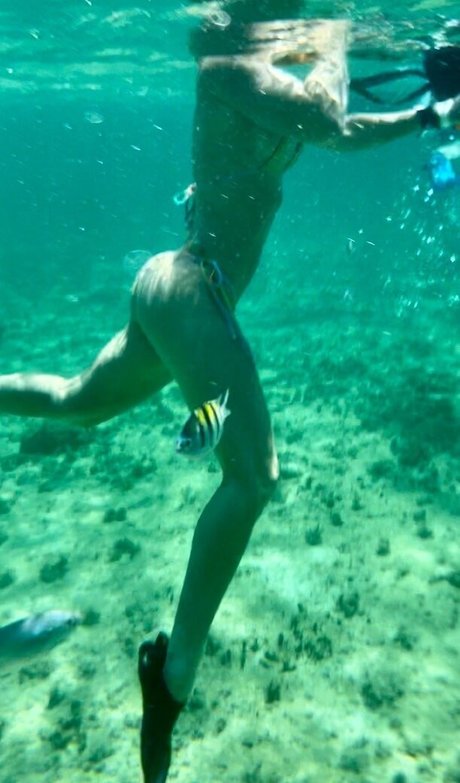 アナル舐めオンリーファンズ 美しい裸 画像