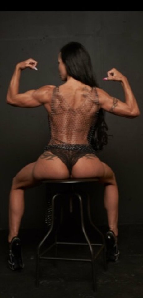 BBW TS オンリーファンズ アートxxx ギャラリー