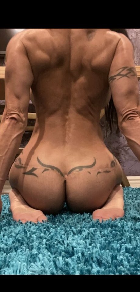 ヌード教師オンリーファンズ セクシー 写真