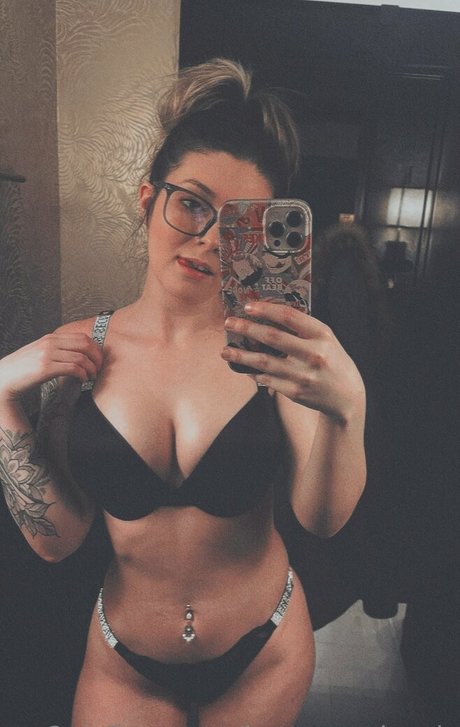 lunamoonlewds ポルノスター 可愛い 写真