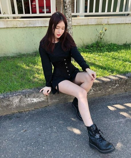 熟女の足オンリーファンズ 美しいポルノ 写真