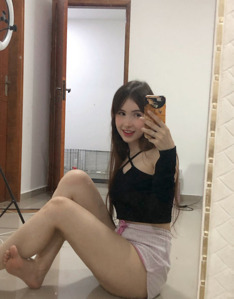 かわいいシーメールオンリーファンズ 無料ポルノ 写真