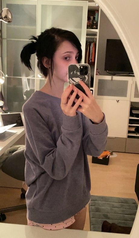 お金 オンリーファンズ セクシーヌード アーカイブ