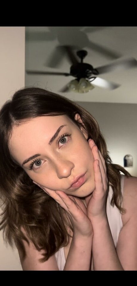 Kelsey Grzybowski ポルノスター 写真