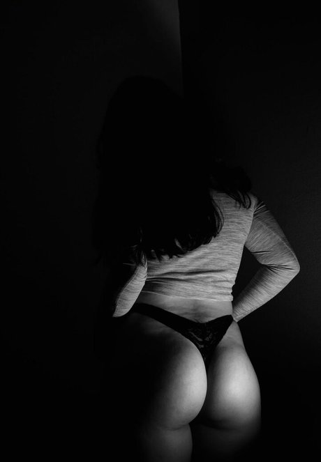 Totti Mane エロティックなスター ギャラリー