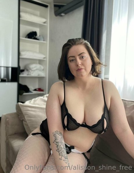 alisson shine free エロティック女優 写真