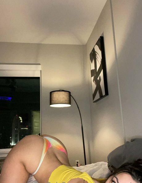 ミニドレス OnlyFans アダルト 写真