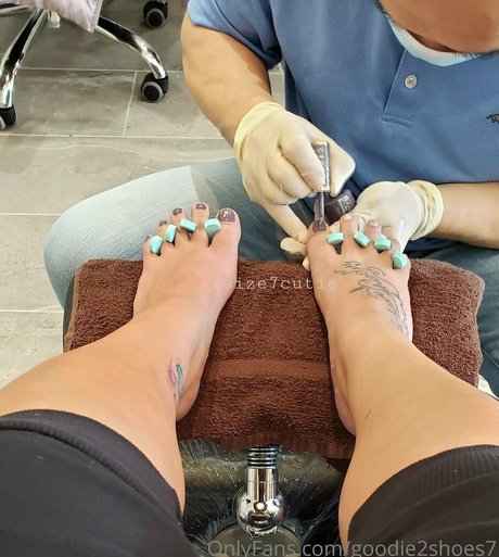 goodie2shoes7 かわいいポルノスター ギャラリー