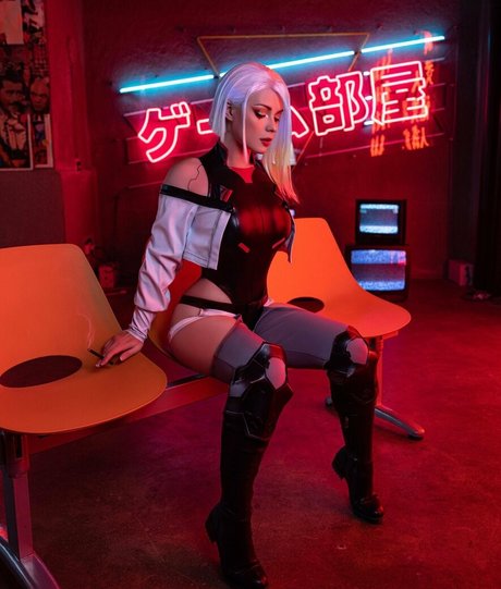 BBW パウグ オンリーファンズ ヌード 写真