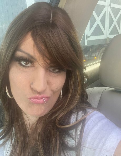 ティーンシーメールオンリーファンズ エロチック ギャラリー